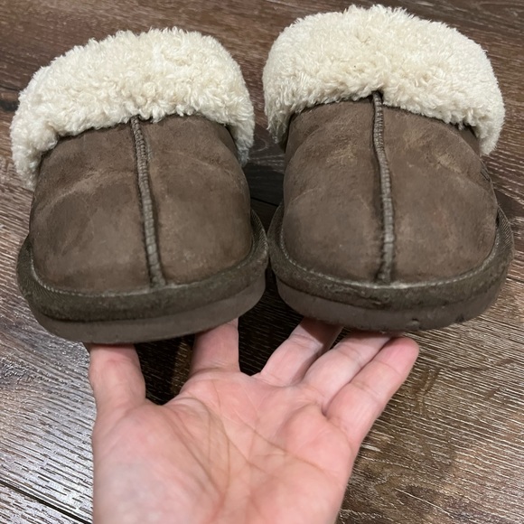 Ugg mules slipper size 11 - Picture 3 of 10